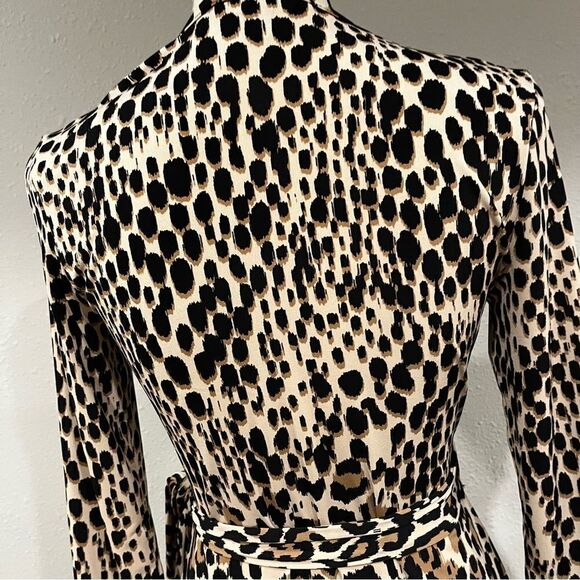Banana Republic animal print Long sleeve wrap dress - Picture 6 of 14